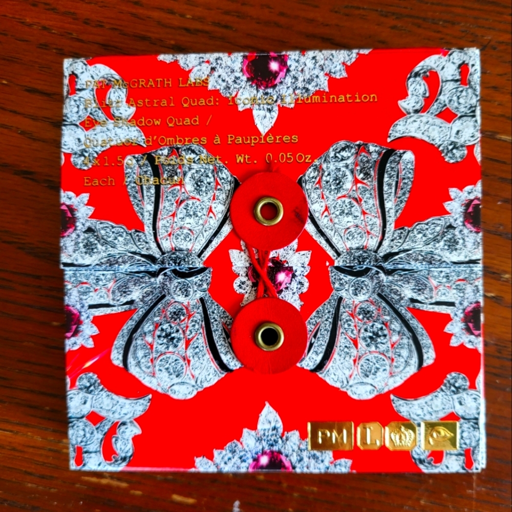 LE Holiday Blitz Astral quad in Iconic Illumination from Pat McGrath Labs